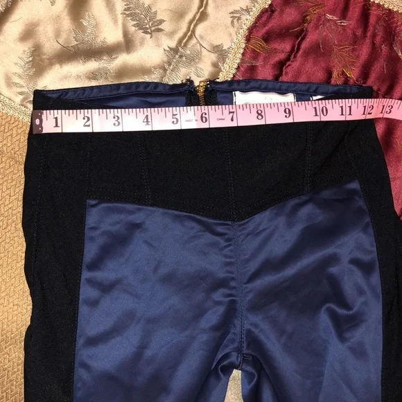 Mid rise Sateen Leggings from Guess - Picture 10 of 11